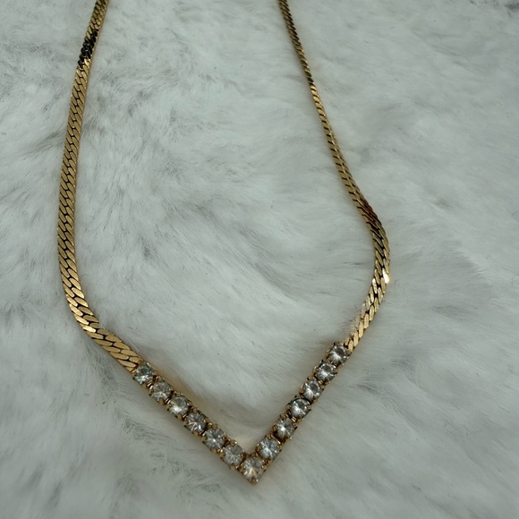 Vintage Avon gold-tone V-shaped pendant accented with clear crystal rhinestones - Picture 9 of 9